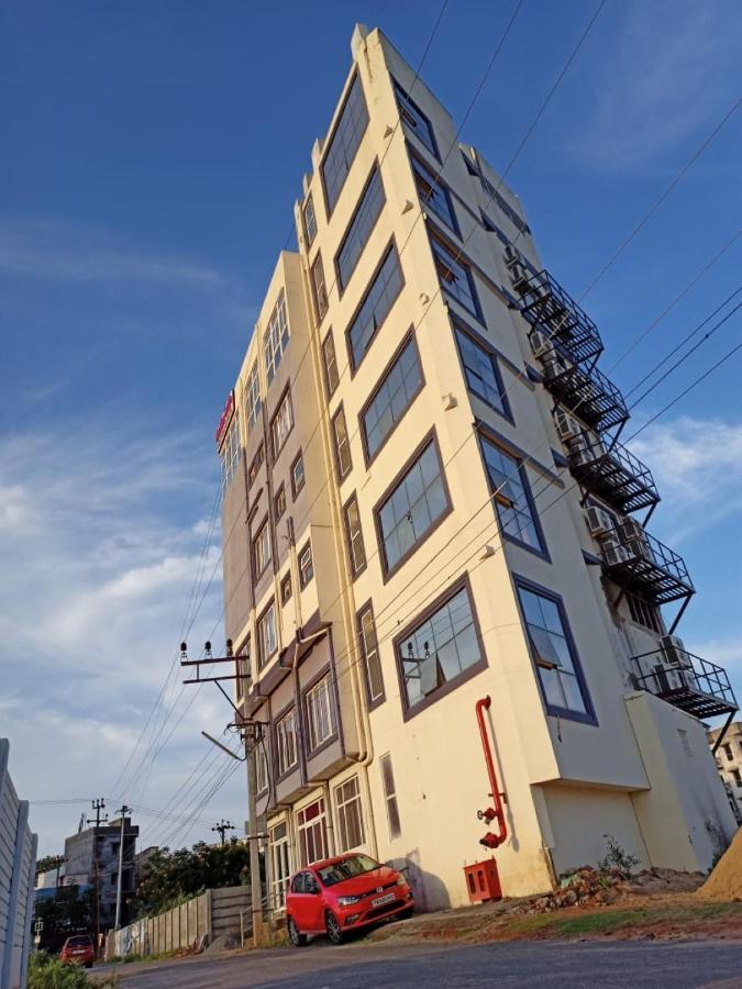Meridian Castle Hotel Pondicherry Exterior photo